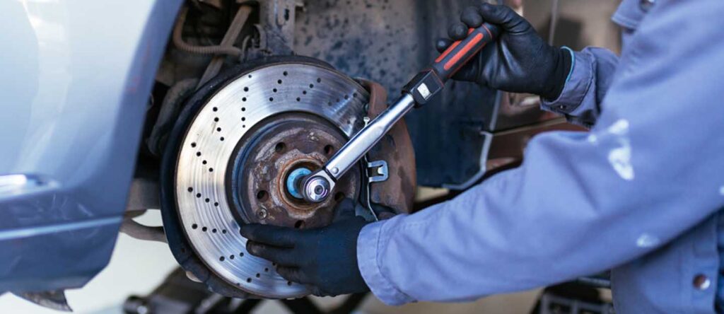 Brake pads replacement North Semoran at Ruben’s Tires Orlando, offering expert brake repair and installation for safe, reliable driving.
